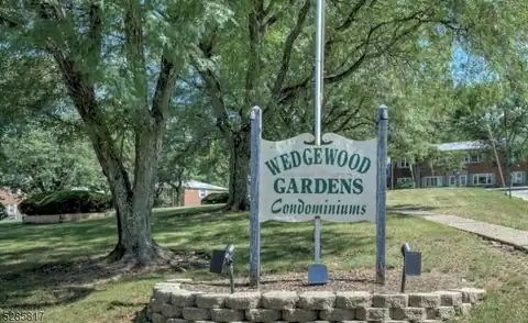 14 Wedgewood Dr, Verona Twp., NJ 07044 — photo 10