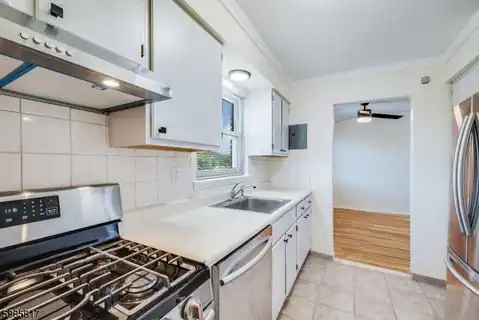 14 Wedgewood Dr, Verona Twp., NJ 07044 — photo 2