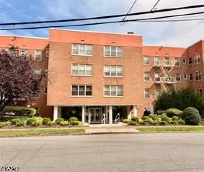 88 Clinton Pl, Hackensack City, NJ 07601