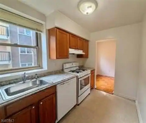 88 Clinton Pl, Hackensack City, NJ 07601 — photo 4