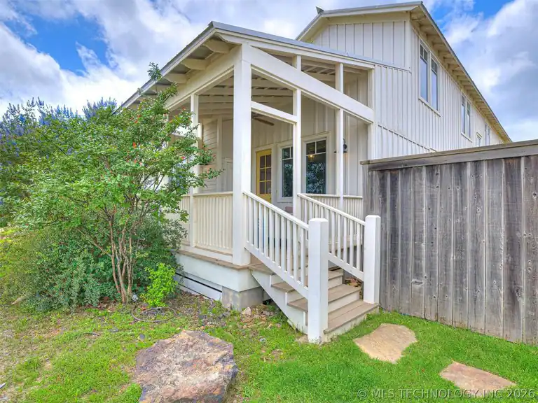 29 Boardwalk Street #D, Carlton Landing, OK 74432