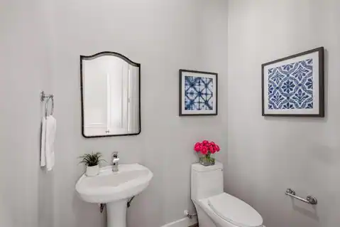 728 Carriage Knolls Drive, Houston, TX 77008 — photo 18