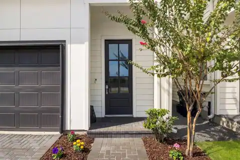 728 Carriage Knolls Drive, Houston, TX 77008 — photo 2