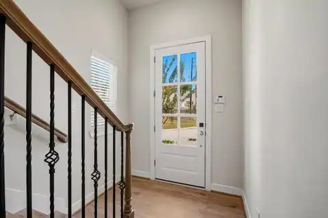 728 Carriage Knolls Drive, Houston, TX 77008 — photo 4