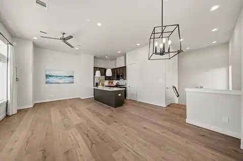 728 Carriage Knolls Drive, Houston, TX 77008 — photo 7
