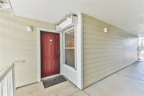 529 Southwest Parkway Parkway #203, College Station, TX 77840 — photo 3