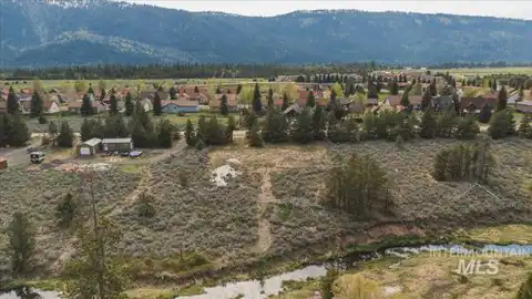 13124 Cameron Dr, Donnelly, ID 83615 — photo 2