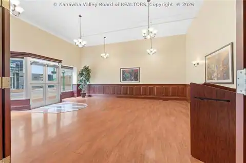 901 Quarrier Street, Charleston, WV 25301 — photo 9
