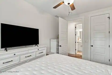 14605 Reserve Park Pl, Louisville, KY 40299 — photo 33