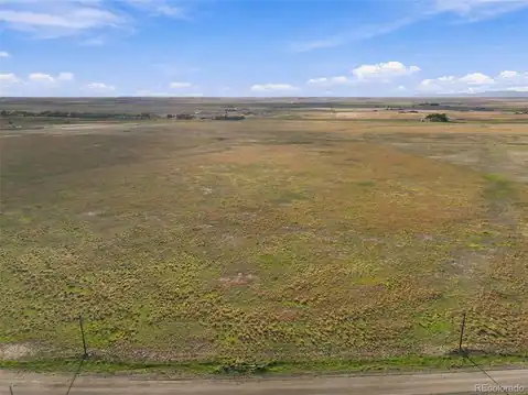 707 S Flandin Court, Strasburg, CO 80136 — photo 5