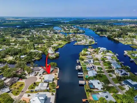 805 LEISEY CIRCLE, RUSKIN, FL 33570 — photo 2