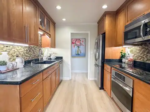 461 Burgess DR 9, MENLO PARK, CA 94025 — photo 5