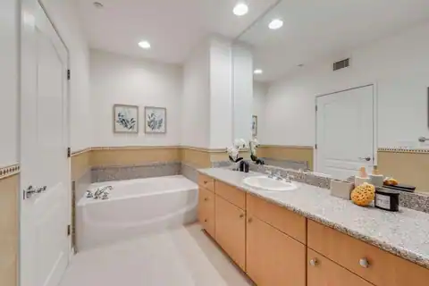 130 E San Fernando ST 25, San Jose, CA 95112 — photo 23