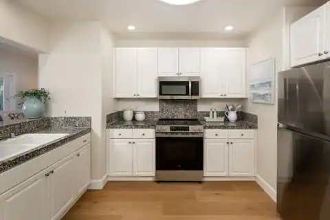 1 W Edith AVE D226, LOS ALTOS, CA 94022 — photo 8