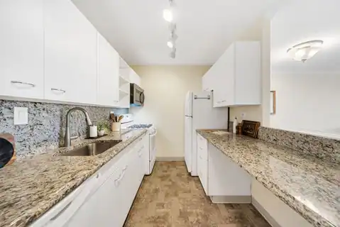 9 Hawthorne Pl #7H, Boston, MA 02114 — photo 15