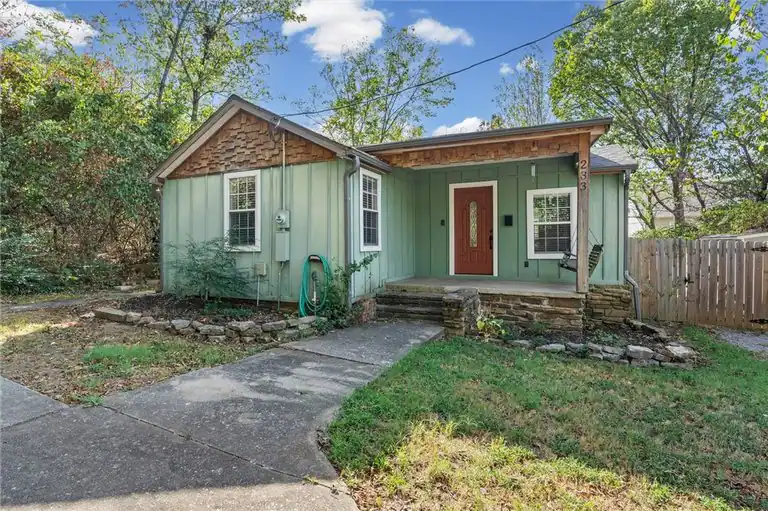 233 W Ash Street, Fayetteville, AR 72703