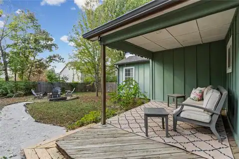 233 W Ash Street, Fayetteville, AR 72703 — photo 2