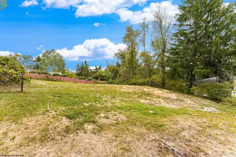 563 Killarney Drive, Morgantown, WV 26505 — photo 16