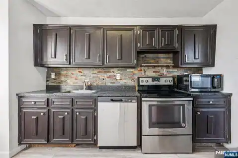 307 Prospect Avenue 16A, Hackensack, NJ 07601 — photo 4