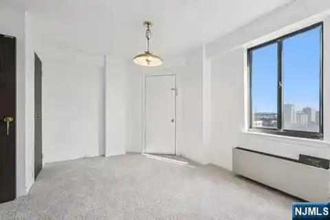 307 Prospect Avenue 16A, Hackensack, NJ 07601 — photo 6
