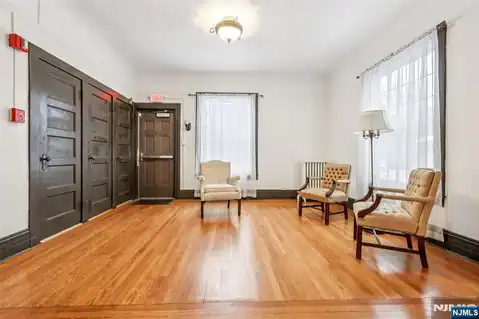 375 Fairmount Avenue, Jersey City, NJ 07306 — photo 16