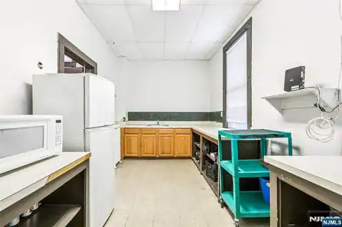 375 Fairmount Avenue, Jersey City, NJ 07306 — photo 20