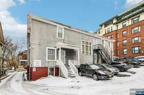 375 Fairmount Avenue, Jersey City, NJ 07306 — photo 22