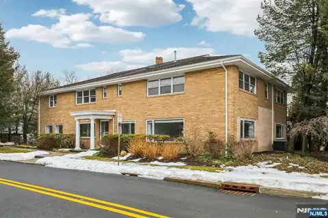 631 E Palisade Avenue, Englewood Cliffs, NJ 07632 — photo 2
