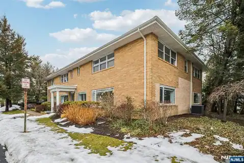 631 E Palisade Avenue, Englewood Cliffs, NJ 07632 — photo 3
