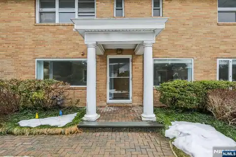 631 E Palisade Avenue, Englewood Cliffs, NJ 07632 — photo 4