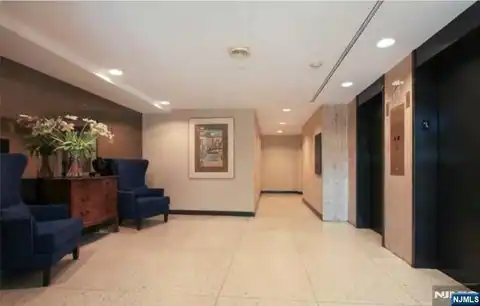 2077 Center Avenue 20J, Fort Lee, NJ 07024 — photo 3