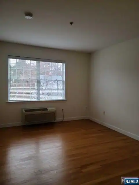 323 Willow Street 3M, Teaneck, NJ 07666 — photo 10