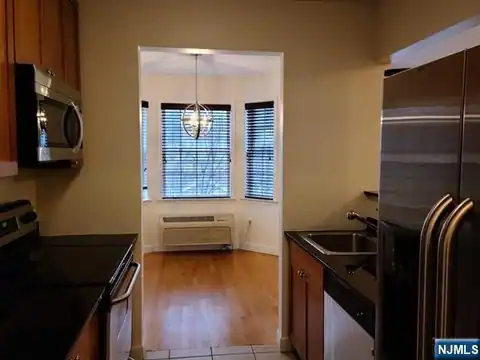 323 Willow Street 3M, Teaneck, NJ 07666 — photo 6