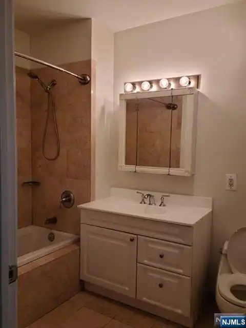 323 Willow Street 3M, Teaneck, NJ 07666 — photo 8