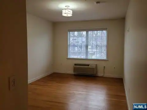 323 Willow Street 3M, Teaneck, NJ 07666 — photo 9