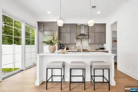11 Gabriel Court 11, Paramus, NJ 07652 — photo 2
