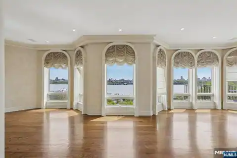 2 Ascot Way, Fort Lee, NJ 07024 — photo 11