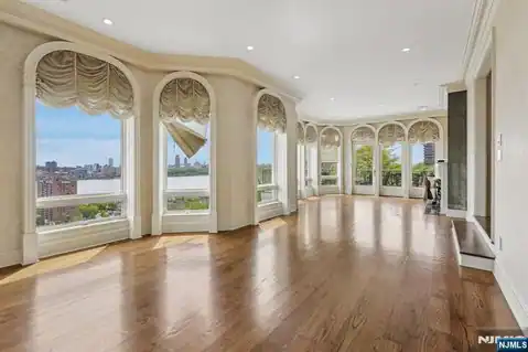 2 Ascot Way, Fort Lee, NJ 07024 — photo 12