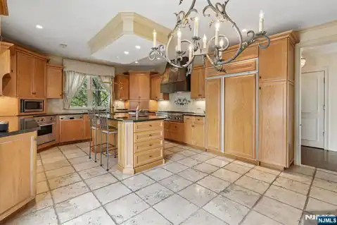 2 Ascot Way, Fort Lee, NJ 07024 — photo 16
