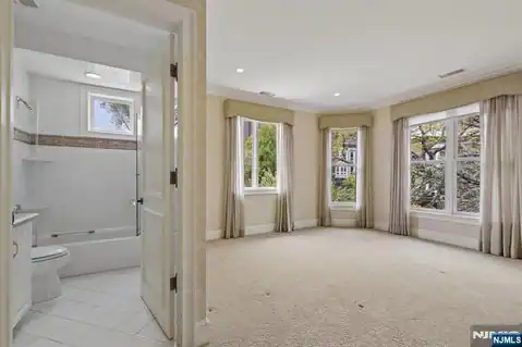 2 Ascot Way, Fort Lee, NJ 07024 — photo 21