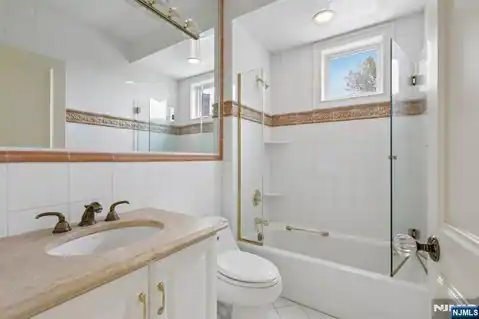 2 Ascot Way, Fort Lee, NJ 07024 — photo 23