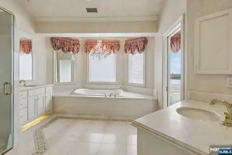 2 Ascot Way, Fort Lee, NJ 07024 — photo 29