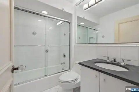 2 Ascot Way, Fort Lee, NJ 07024 — photo 37