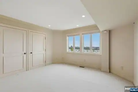 2 Ascot Way, Fort Lee, NJ 07024 — photo 39