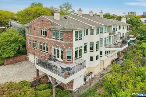 2 Ascot Way, Fort Lee, NJ 07024 — photo 46