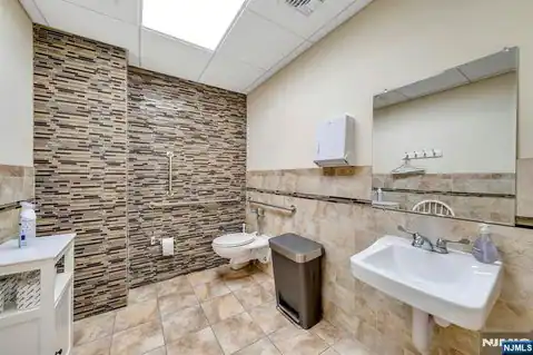 450 Hamburg Turnpike, Wayne, NJ 07470 — photo 17