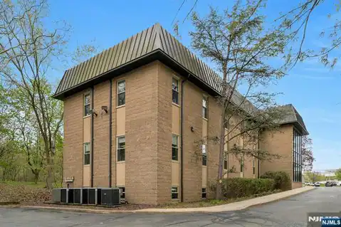 450 Hamburg Turnpike, Wayne, NJ 07470 — photo 2