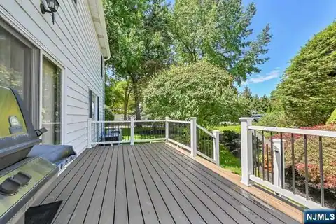 5 Skie Drive, Paramus, NJ 07652 — photo 19