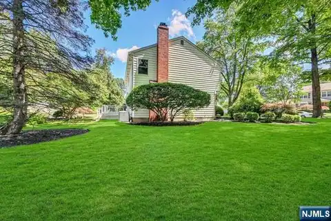 5 Skie Drive, Paramus, NJ 07652 — photo 21