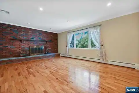 5 Skie Drive, Paramus, NJ 07652 — photo 8